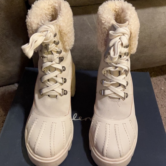 Bloomingdale’s | Women’s Fleece Fur Lined Heeled Boots Shoes Booties Size 7 - Picture 2 of 4
